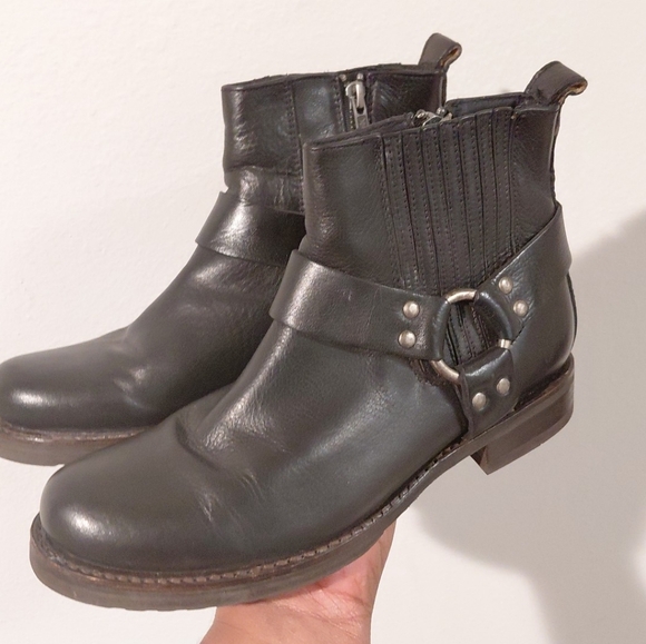 Frye Women's Black Leather Ankle Moto Boots Size 7 - Picture 1 of 12